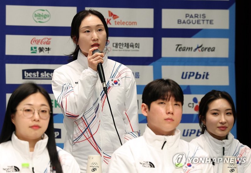 질문 답하는 최민정 (출처=연합뉴스)