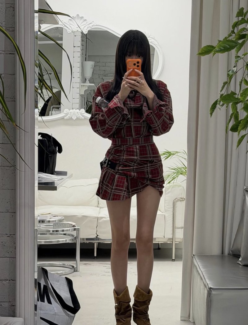 문가영, 선명한 11자 복근 자랑