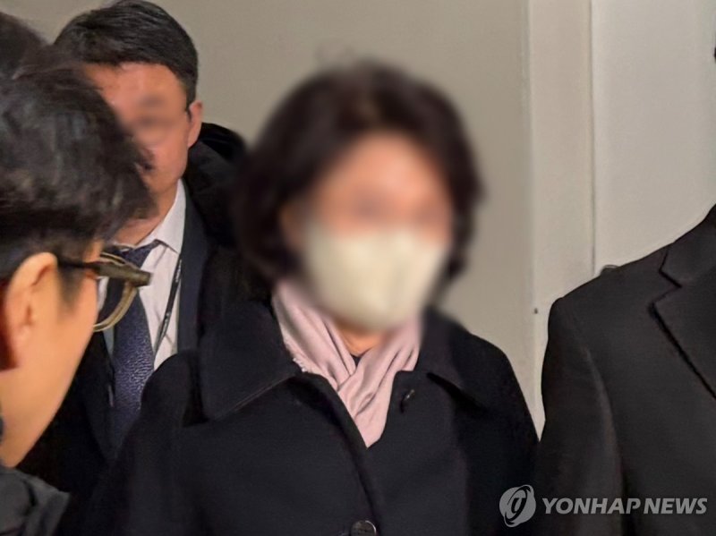 경찰 조사 마친 정원주 씨 (출처=연합뉴스)