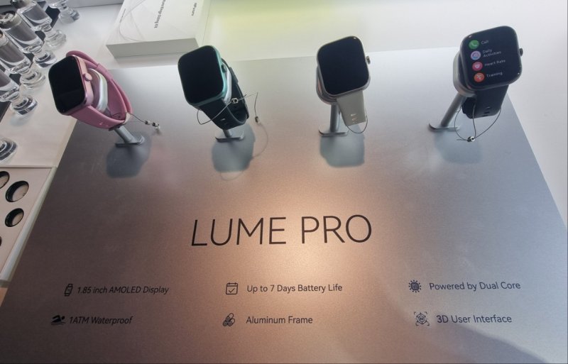 [라스베이거스=뉴시스]이지용 기자 = 중국의 전자업체 하이퓨처의 스마트워치 진열 모습. 2026.01.06. photo@newsis.com *재판매 및 DB 금지