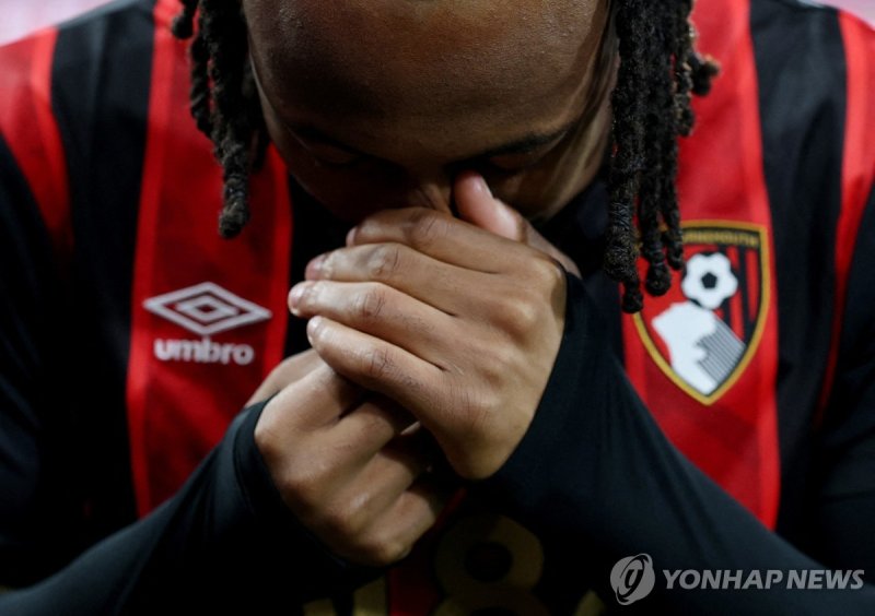 '극장 결승골'을 넣고 감격하는 앙투안 세메뇨 (출처=연합뉴스)