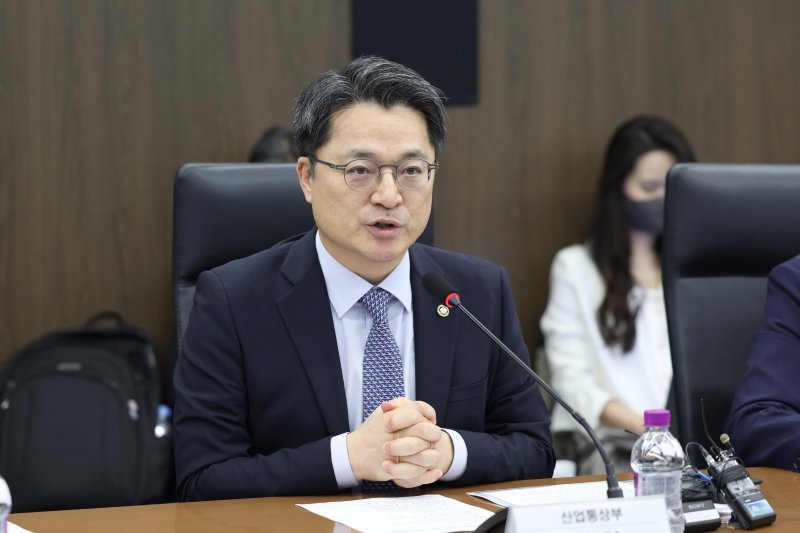 [서울=뉴시스] 문신학 산업통상부 차관. (사진=산업통상부 제공) 2025.10.16. photo@newsis.com *재판매 및 DB 금지