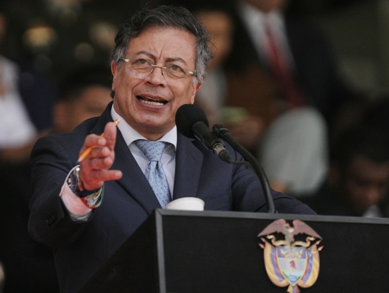 [보고타=AP/뉴시스] 구스타보 페트로 콜롬비아 대통령이 지난해 10월 24일(현지 시간) 수도 보고타에서 윌리엄 린콘 장군의 신임 국가 경찰청장 취임식에서 연설하고 있다. 2026.01.08. *재판매 및 DB 금지