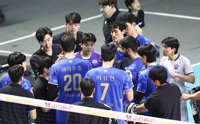 "과외 선생님이 77연승 신치용인데 게임이 돼?"... 박철우 매직, V리그 판을 흔들다