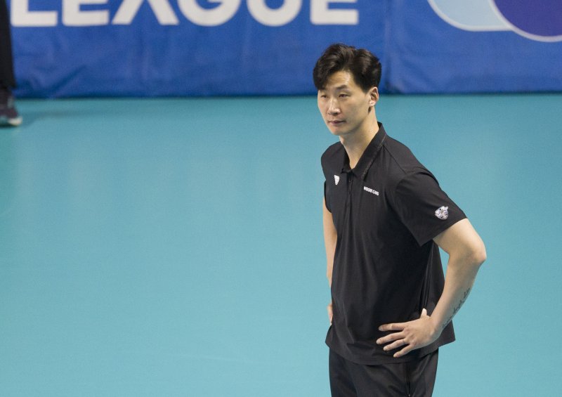 "과외 선생님이 77연승 신치용인데 게임이 돼?"... 박철우 매직, V리그 판을 흔들다