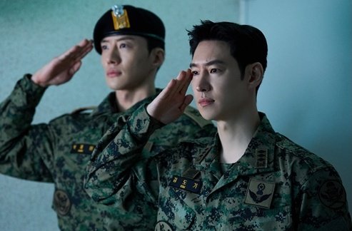 '모범택시3' 이제훈, 본캐 군인으로 변신…전설의 '김대위' 출격 [N컷]