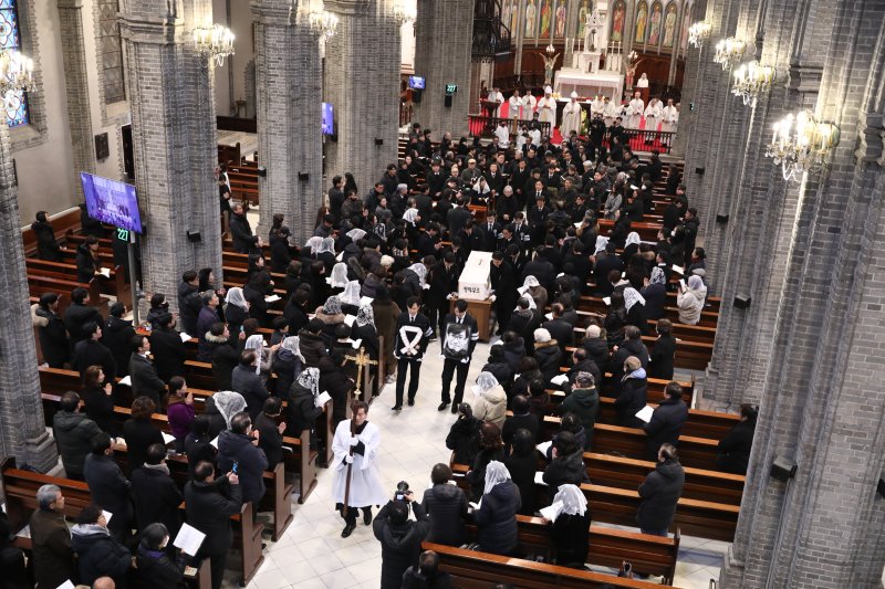 [뉴스1 PICK]정순택 대주교, 故안성기 장례미사, '모든 이에게 사랑받는국민 배우이자 참다운 스타'