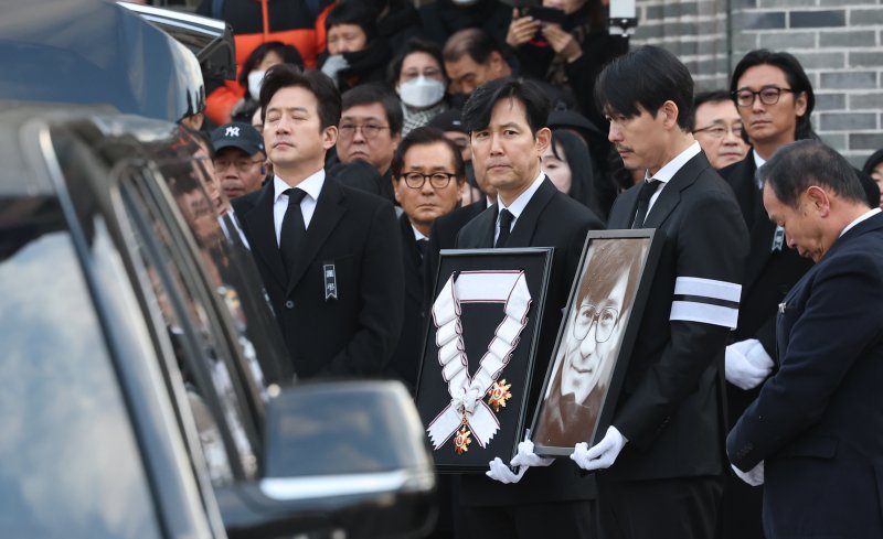 [뉴스1 PICK]정순택 대주교, 故안성기 장례미사, '모든 이에게 사랑받는국민 배우이자 참다운 스타'