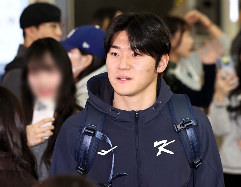 야구 국가대표팀 김도영이 9일 오전 인천국제공항 제1여객터미널에서 월드베이스볼클래식(WBC) 대비 1차 전지훈련을 위해 사이판으로 출국하고 있다. 2026.1.9/뉴스1 ⓒ News1 구윤성 기자