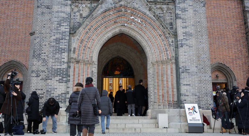 영원히 기억될 '국민배우' 영면…"안성기, 작품 속 살아 있을 것"