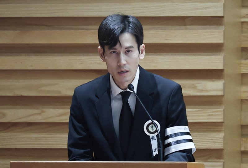 [뉴스1 PICK] 故 안성기 마지막 길, 영화인들 눈물의 배웅 속 영면