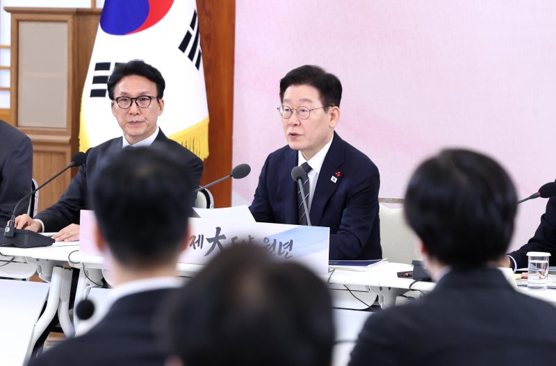 [서울=뉴시스] 최동준 기자 = 이재명 대통령이 9일 청와대에서 열린 경제성장전략 국민보고회에서 발언하고 있다. (청와대통신사진기자단) 2026.01.09. photocdj@newsis.com