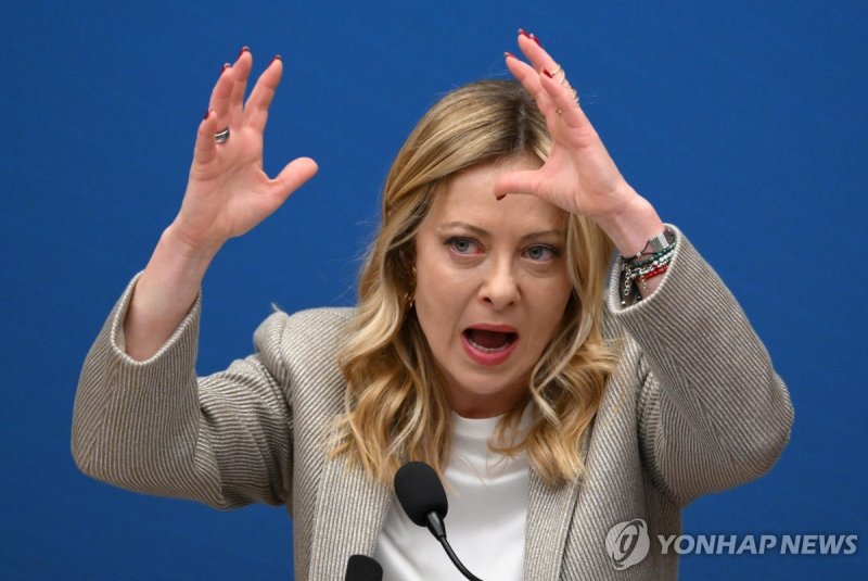 신년기자회견 중인 멜로니 이탈리아 총리 (출처=연합뉴스)