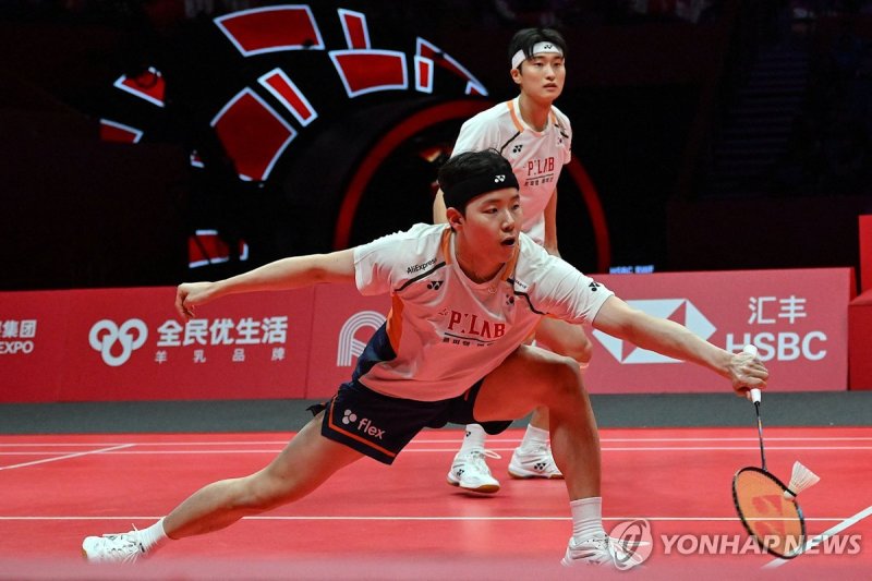 배드민턴 '황금 콤비' 서승재(앞쪽)와 김원호(뒷쪽) (출처=연합뉴스)