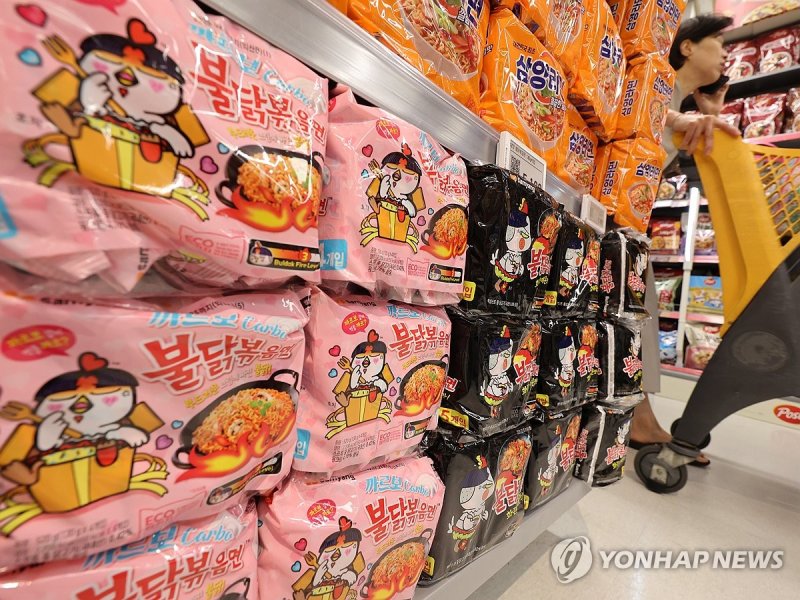 80억개 판매 돌파한 불닭볶음면 시리즈 (출처=연합뉴스)