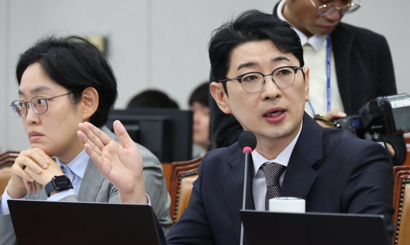 [서울=뉴시스] 김금보 기자 = 주진우 국민의힘 의원이 5일 오전 서울 여의도 국회에서 열린 국회운영위원회의 국가인권위원회에대한 국정감사에서 질의를 하고 있다. 2025.11.05. kgb@newsis.com