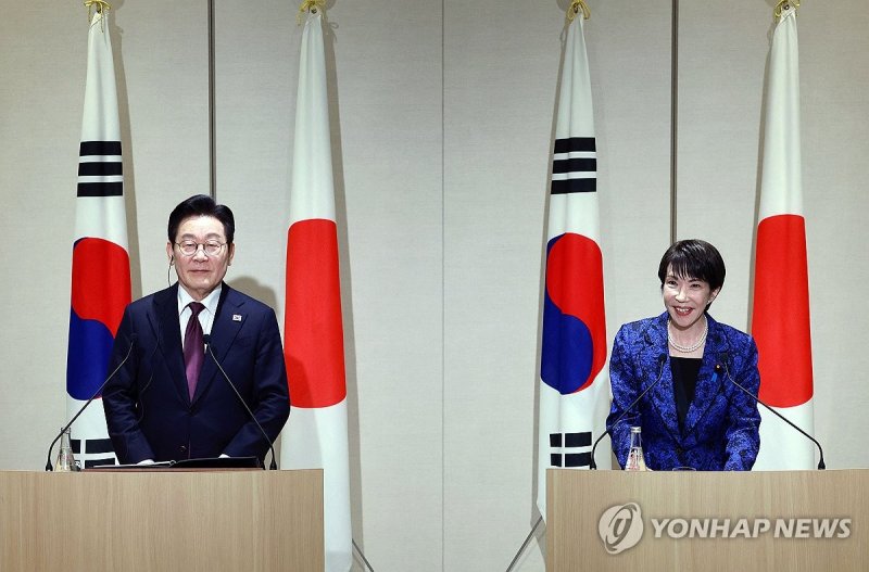 한일 정상 공동언론발표 (출처=연합뉴스)