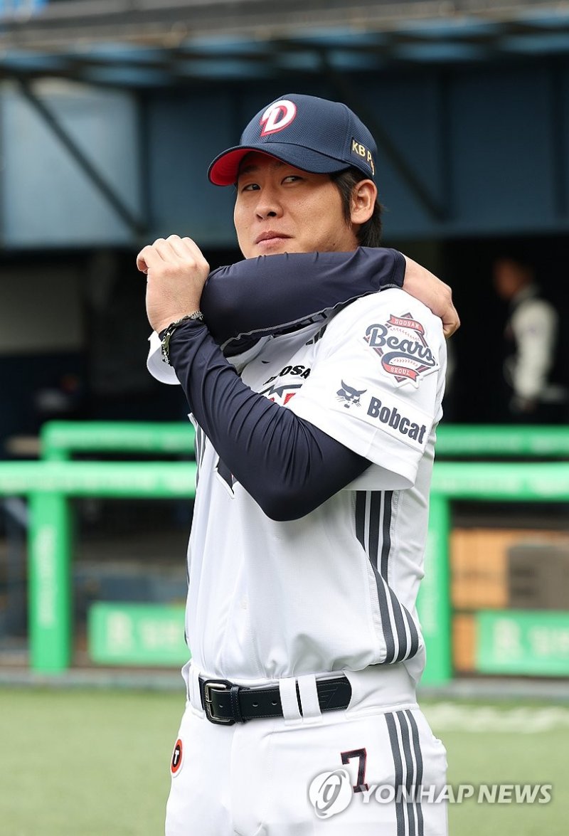 몸을 풀고 있는 박찬호. 연합뉴스