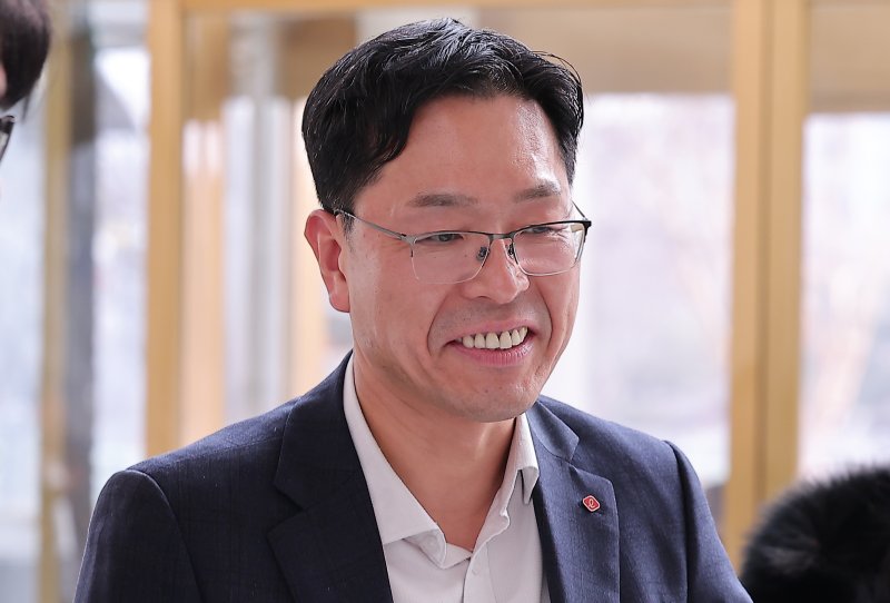 주우현 롯데케미칼 첨단소재사업 대표이사가 15일 서울 송파구 롯데월드타워에서 열리는 2026 상반기 롯데 VCM(Value Creation Meeting, 사장단회의)에 참석하고 있다. 2026.1.15/뉴스1 ⓒ News1 김성진 기자