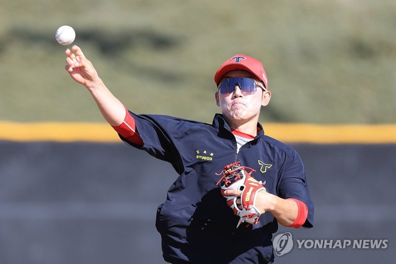 캐치볼하는 서건창.연합뉴스