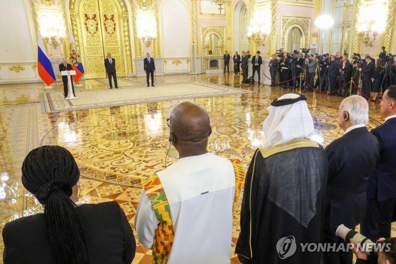 34개국 대사 신임장 제정식에서 연설하는 블라디미르 푸틴 러시아 대통령 (출처=연합뉴스)