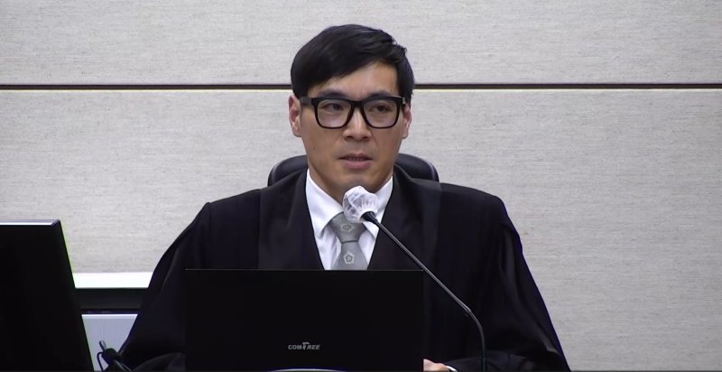 백대현 부장판사가 16일 오후 서울 서초구 중앙지방법원에서 체포 방해와 국무위원 심의권 침해 등 혐의로 기소된 윤석열 전 대통령에 대한 1심 선고 판결문을 낭독하고 있다. 재판부는 윤 전 대통령에 징역 5년을 선고했다. (중앙지법 제공. 재판매 및 DB 금지) 2026.1.16/뉴스1