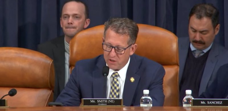 [워싱턴=뉴시스]에이리언 스미스(공화·네브라스카) 하원의원이 13일(현지 시간) 열린 세입위원회 무역소위원회 '미국 혁신 및 기술 리더십 유지' 청문회에서 발언하고 있다. 2026.01.14. *재판매 및 DB 금지