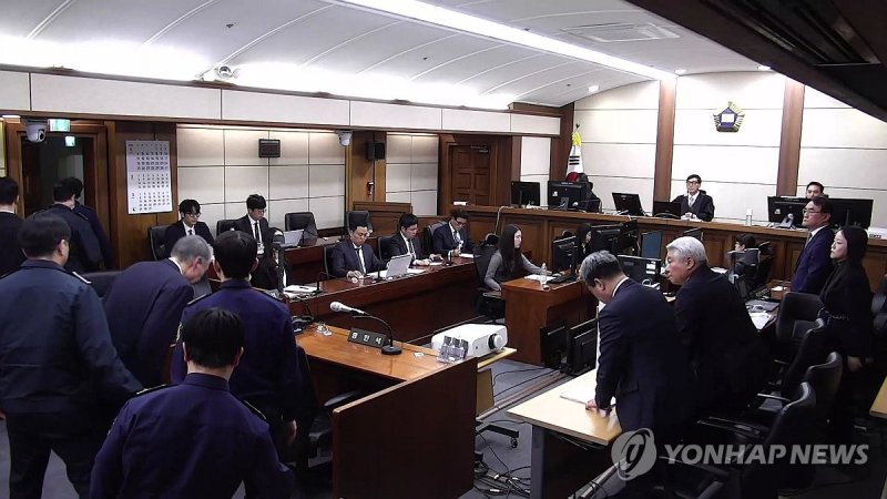 공수처 내란 수사권&middot;체포 적법성 인정한 법원…내란재판 영향은