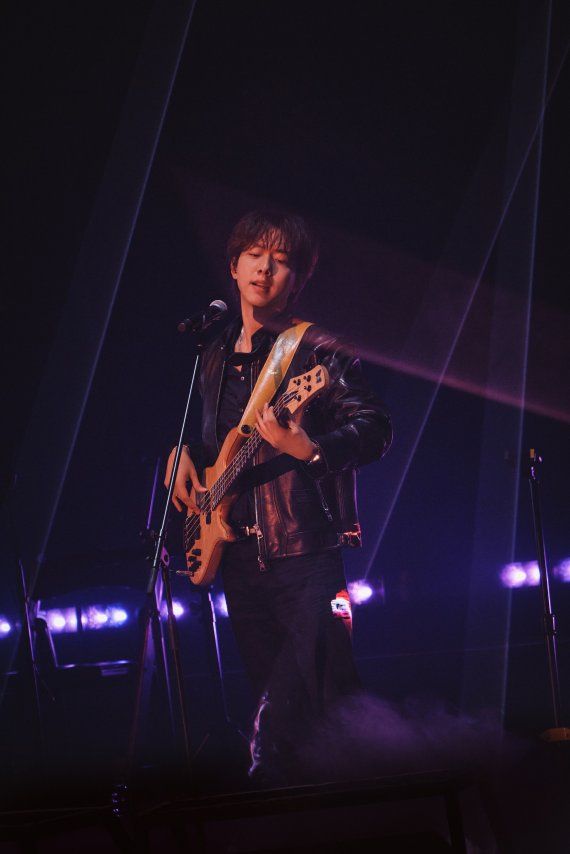 [fn★리뷰] “에브리바디 뛰어!”…관객과 하나 된 씨엔블루