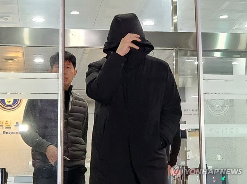 조사 마친 강선우 의원 전직 보좌관 (출처=연합뉴스)