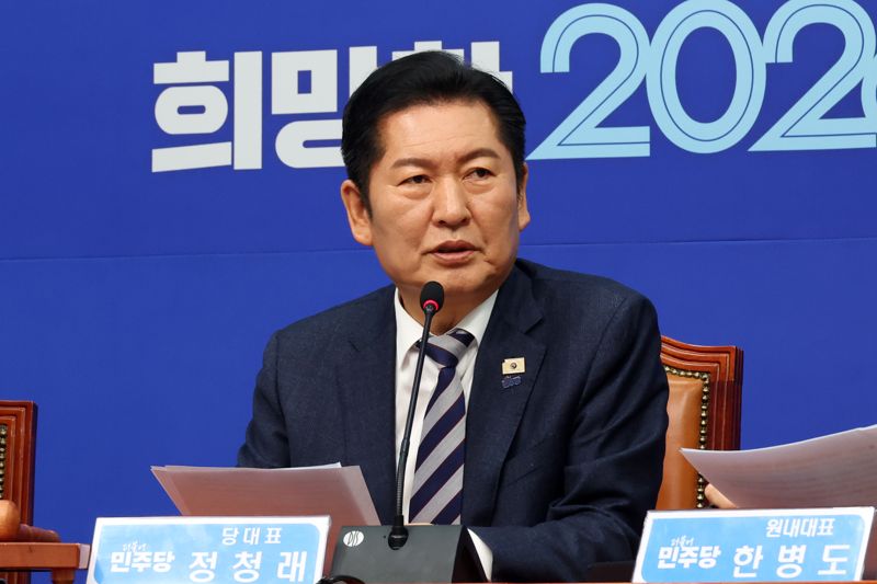 더불어민주당 정청래 대표가 19일 서울 여의도 국회에서 열린 최고위원회의에서 발언하고 있다. 사진=서동일 기자