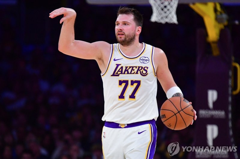 레이커스의 루카 돈치치 (출처=연합뉴스)