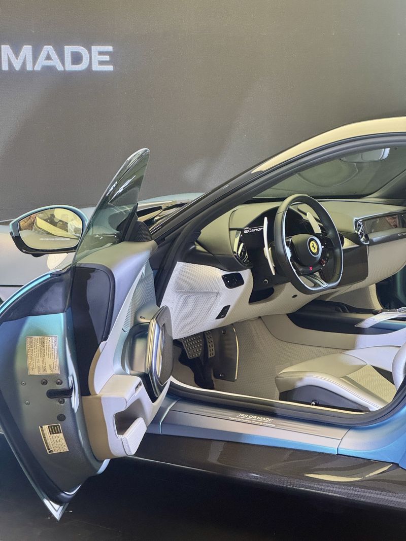 페라리 12 칠린드리 테일러메이드(Ferrari 12Cilindri Tailor Made) 운전석 내부. 김동찬 기자.