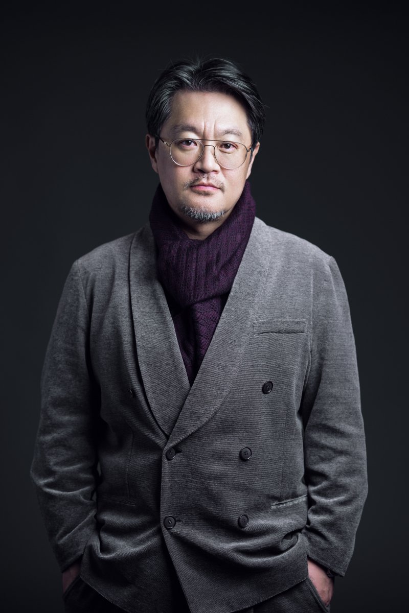 우민호 감독. 디즈니플러스 제공, 하이브미디어코프 제공