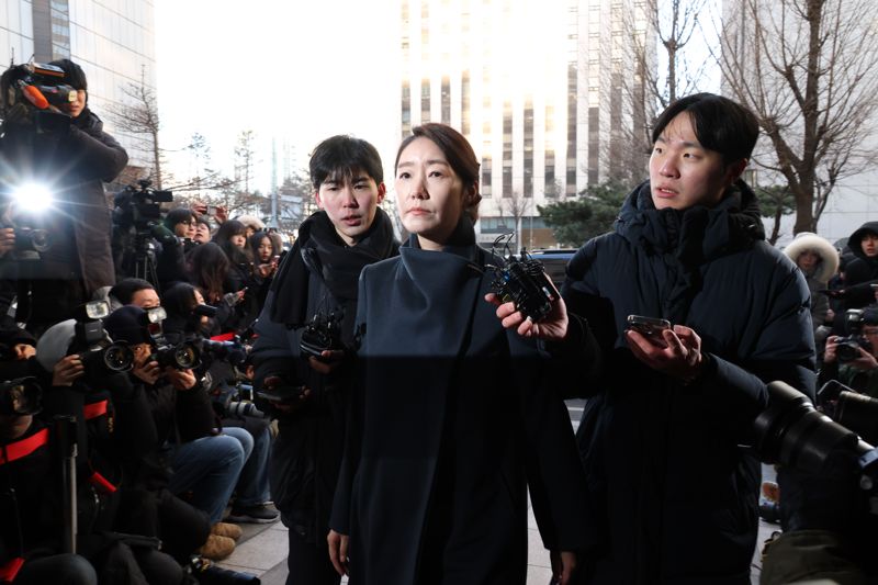 공천헌금 1억원 의혹을 받는 강선우 무소속 의원 20일 서울경찰청 광역수사대에 조사를 받기위해 도착하고 있다. 강 의원이 해당 의혹으로 수사기관에 출석하는 건 이번이 처음이다. 사진=서동일 기자