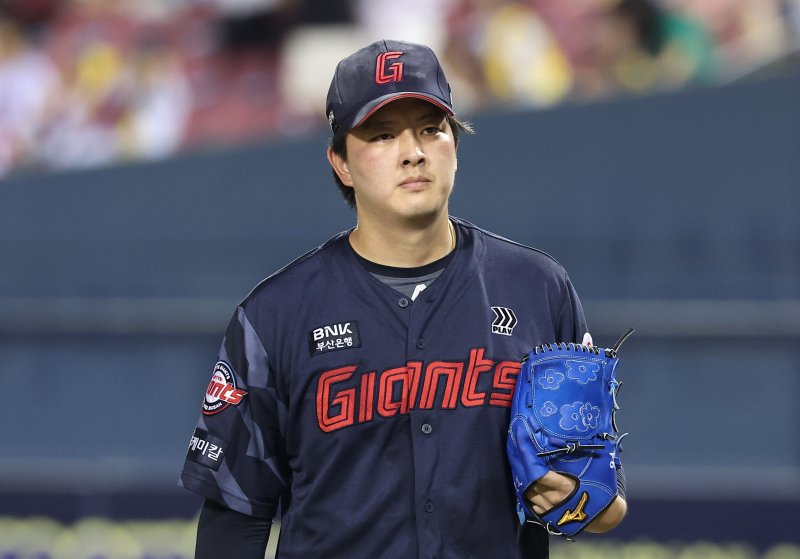 "구단이 도대체 무슨 죄인가"… 줄부상에 사생활 논란까지, 롯데의 겨울이 잔인하다