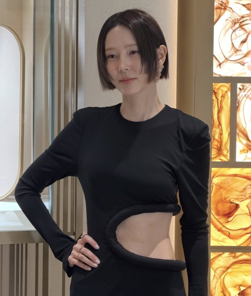 재혼 김나영, 파격 원피스 자태..군살 없는 몸매