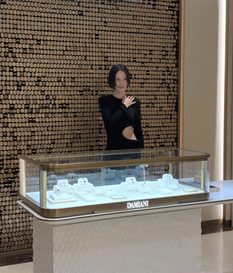 재혼 김나영, 파격 원피스 자태..군살 없는 몸매