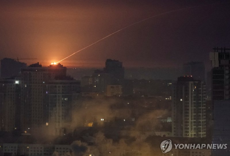 러시아 드론 요격하는 우크라이나 군 (출처=연합뉴스)