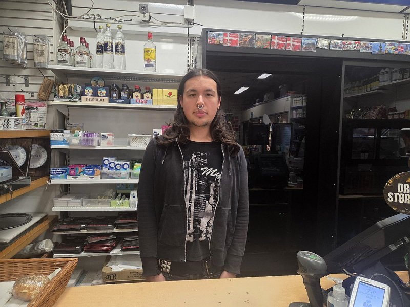 코펜하겐의 그린란드 청년 (출처=연합뉴스)