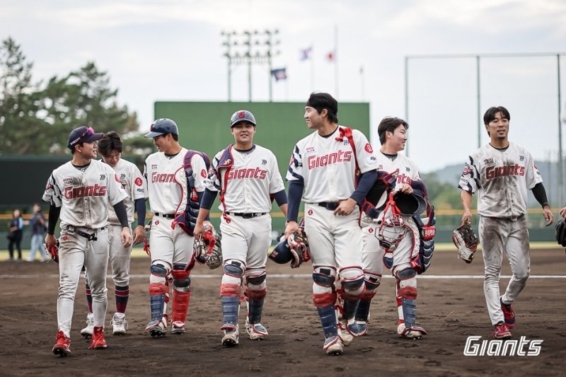 "신 회장님 입이 귀에 걸렸다" 800억 투자 대박에 김효주 우승까지, 화룡점정은 자이언츠?