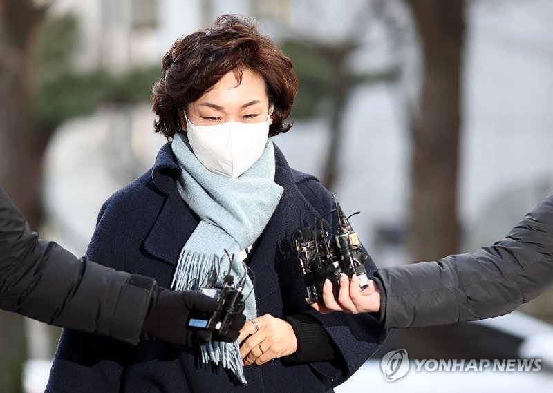 김병기 의원 배우자, 경찰 출석 (출처=연합뉴스)