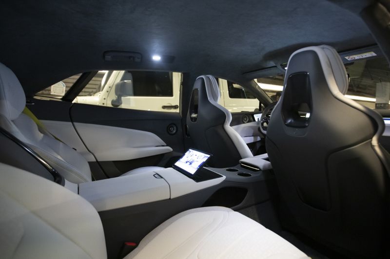 전기 하이퍼 GT '에메야' 실내. 로터스자동차코리아 제공.