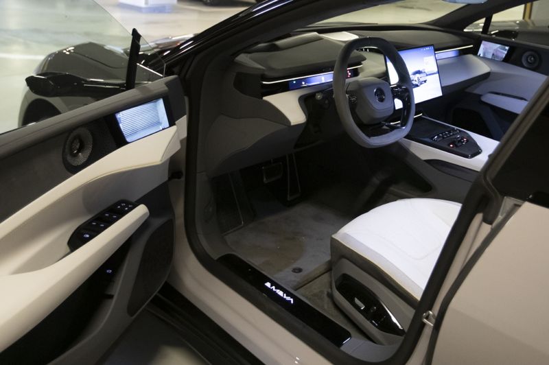 전기 하이퍼 GT '에메야' 실내. 로터스자동차코리아 제공.