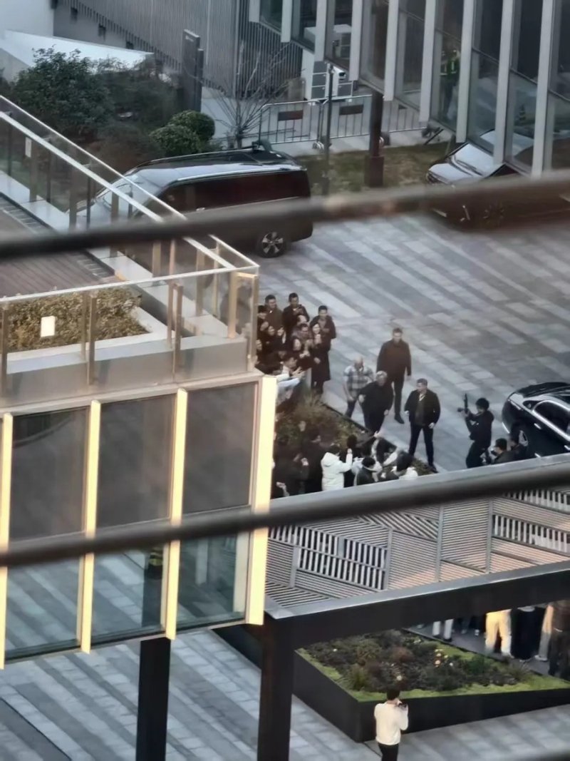 중국 상하이 엔비디아 사무실을 찾은 젠슨 황 엔비디아 CEO (출처=연합뉴스)