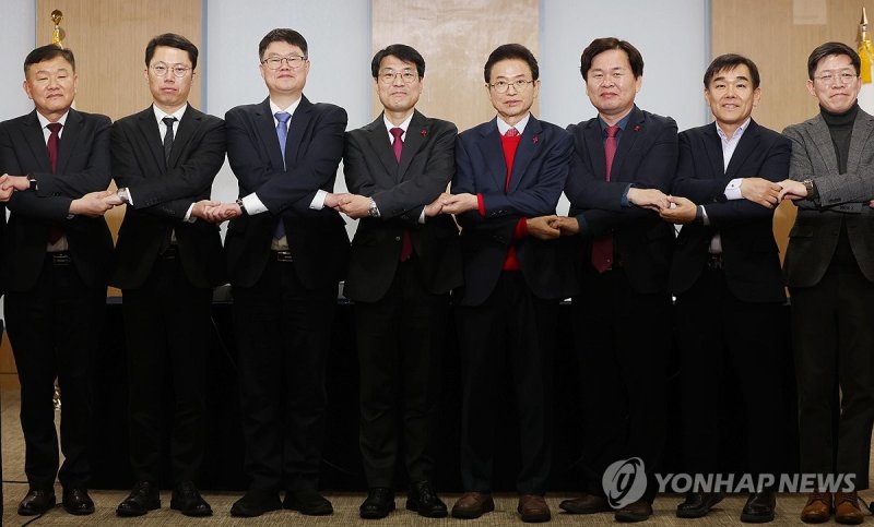 행정통합위해 손 맞잡은 대구·경북 (출처=연합뉴스)