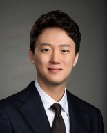 ▲윤희진씨는 미국 위스콘신대학교 매디슨캠퍼스 박사과정 연구자이다. 연세대학교 경영학과를 졸업하고, KAIST에서 재무학 석사학위를 받았으며, 한국은행에서 근무한 경력을 바탕으로 주택금융과 모기지 시장, 가계의 금융 의사결정을 연구하고 있다.