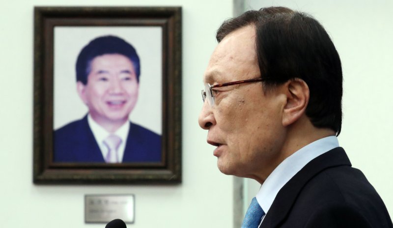 베트남 출장 중 심근경색으로 위중한 상태에 빠졌던 이해찬 민주평화통일자문회의 수석부의장이 25일 베트남 호찌민에서 향년 73세를 일기로 별세했다. 사진은 지난 2019년 1월 13일 서울 여의도 국회에서 신년기자회견을 하는 모습. 2026.1.25/뉴스1