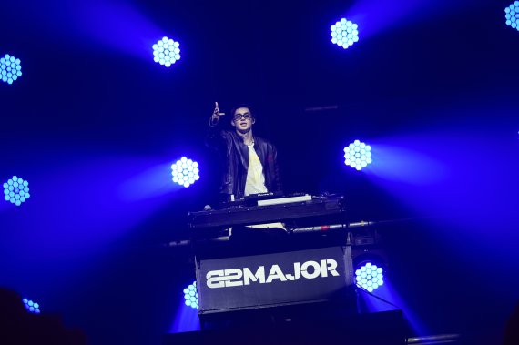 [fn★리뷰] 신곡 공개→파격 퍼포먼스…82메이저의 공연 철학