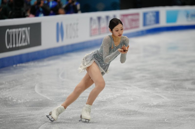 [베이징=AP/뉴시스] 신지아가 22일(현지 시간) 중국 베이징에서 열린 2026 국제빙상경기연맹(ISU) 피겨 스케이팅 사대륙선수권대회 여자 싱글 쇼트프로그램 연기를 펼치고 있다. 신지아는 두 차례 넘어지면서 기술점수(TES) 26.32점, 예술점수(PCS) 29.65점에 감점 2점으로 53.97점을 기록해 14위를 기록했다. 2026.01.23.